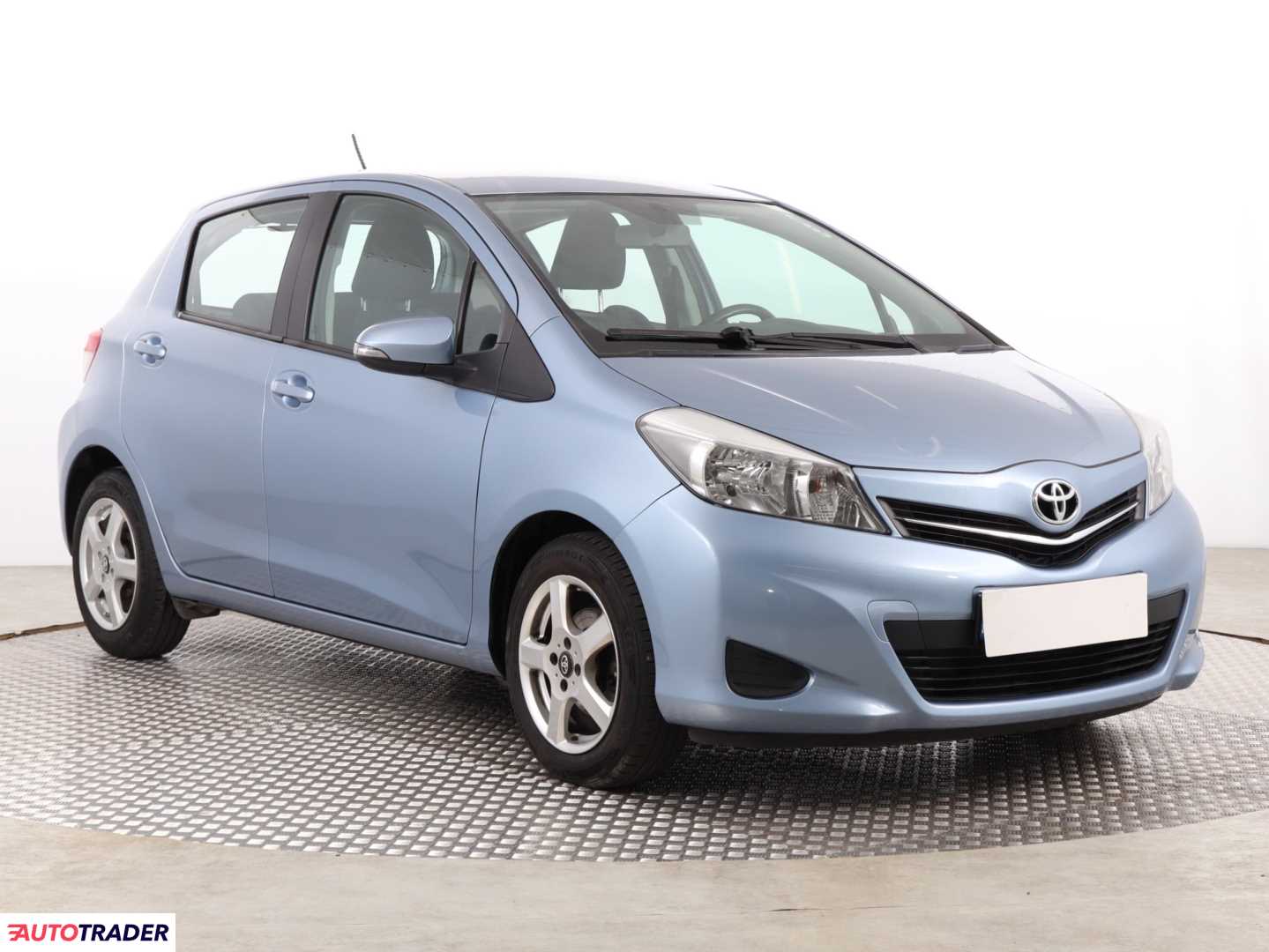 Toyota Yaris 1.3 97 KM 2013r. (Piaseczno)