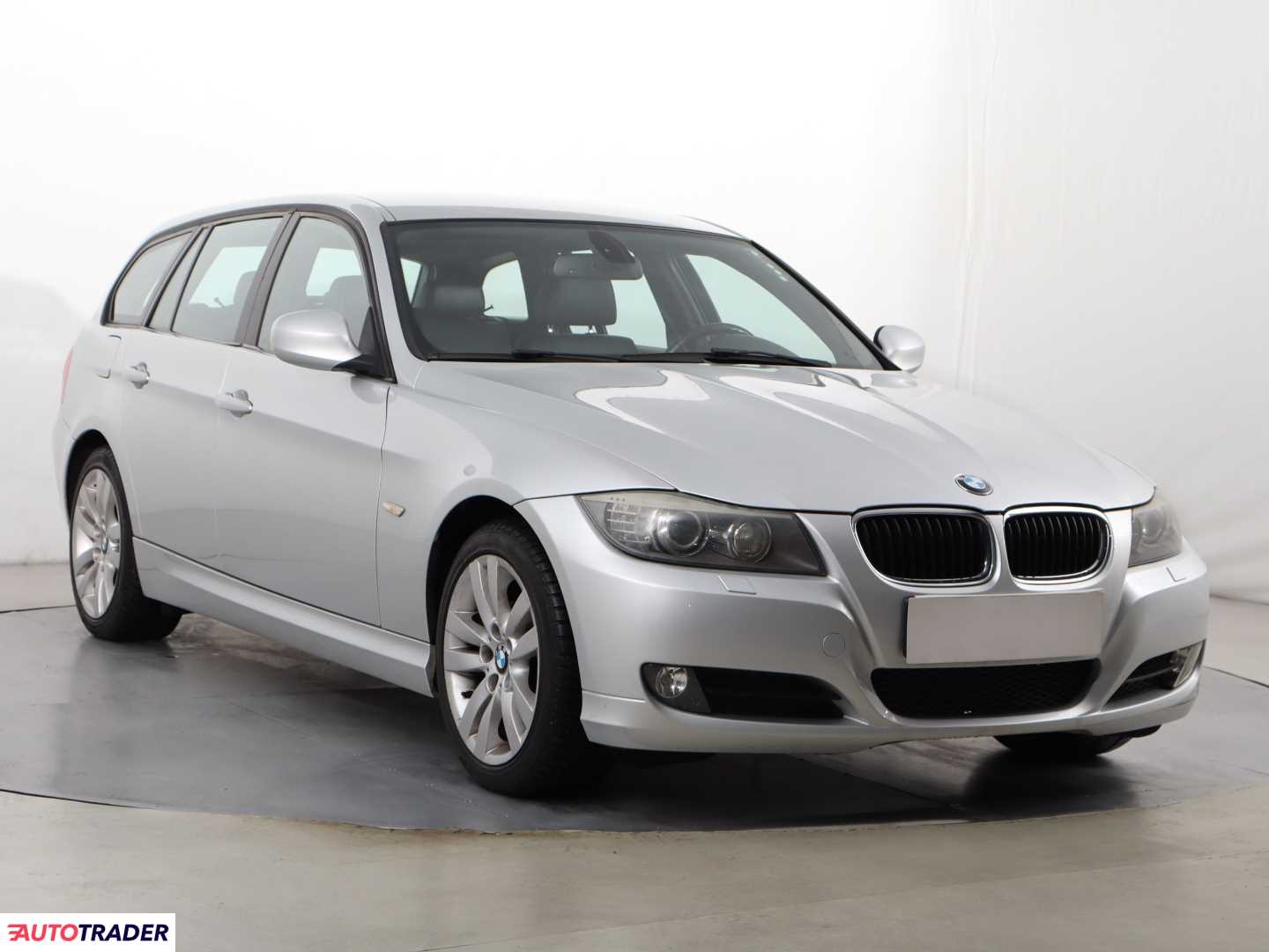 BMW 320 2010 2.0 181 KM