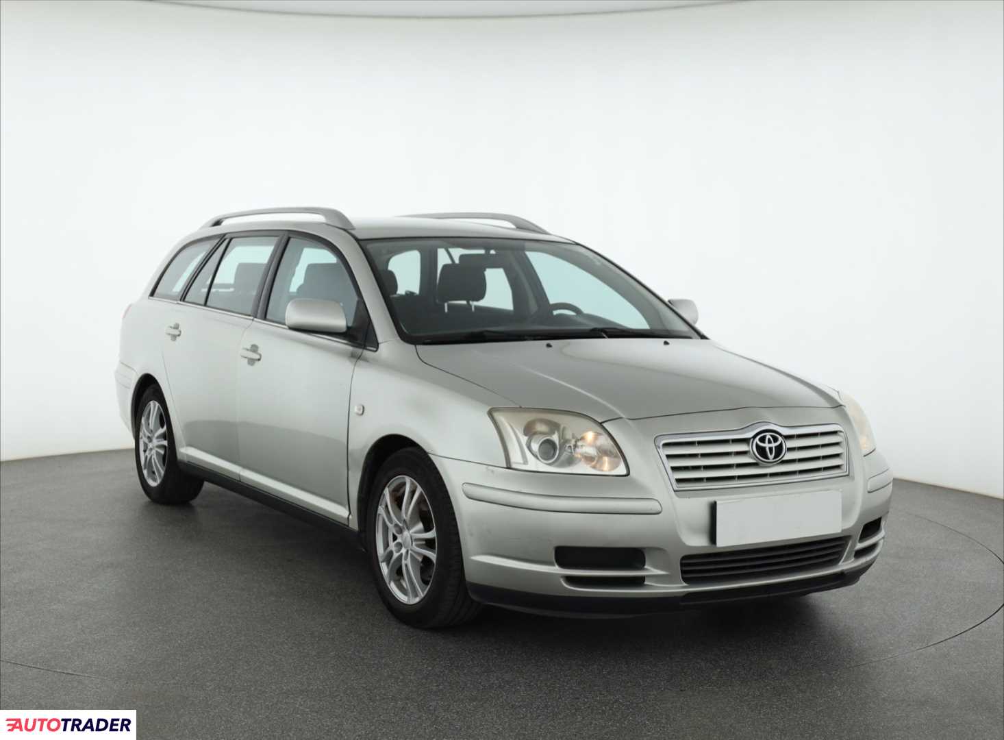 Toyota Avensis 2005 2.0 113 KM