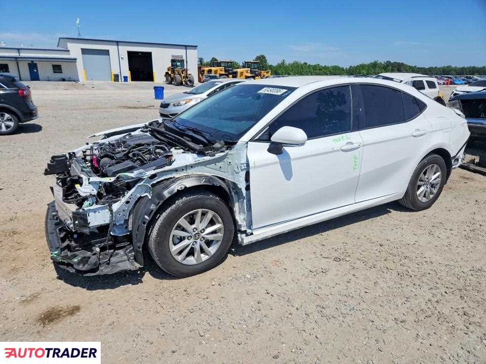 Toyota Camry 2025 2