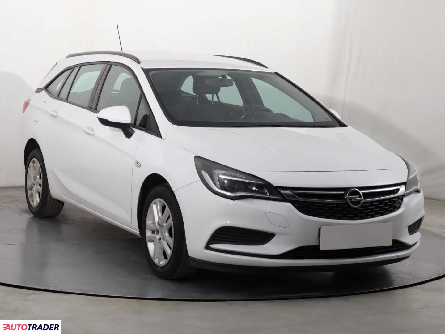 Opel Astra 2018 1.4 123 KM