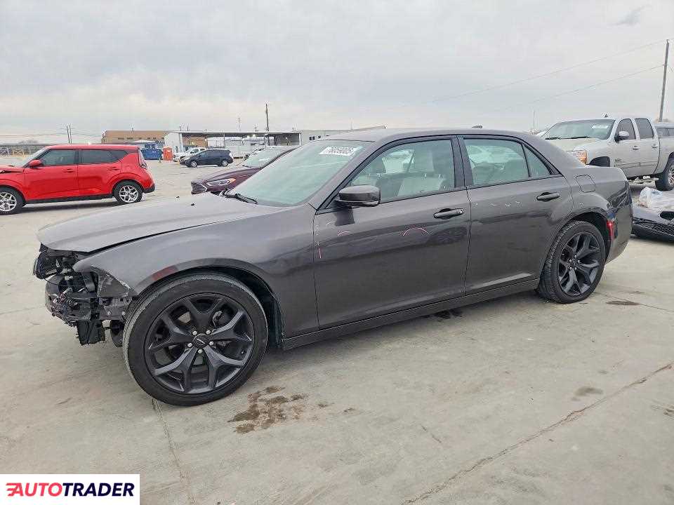 Chrysler 300C 2021 3