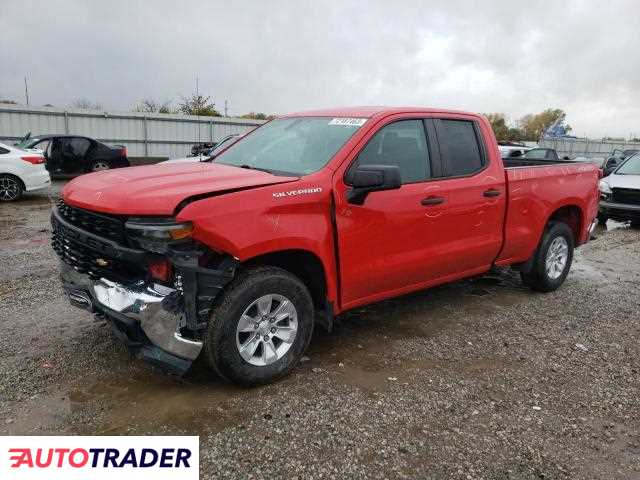 Chevrolet Silverado 4.0 benzyna 2019r. (KANSAS CITY)