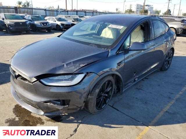 Tesla Model X 2022