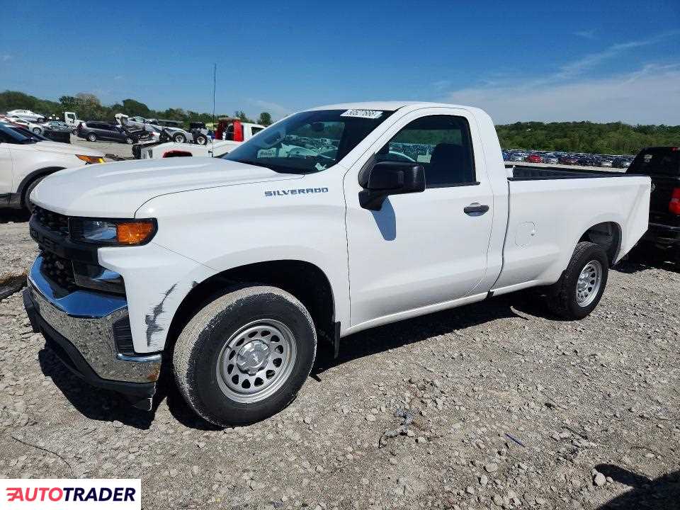 Chevrolet Silverado 2020 4