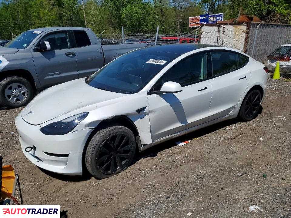 Tesla Model 3 2023
