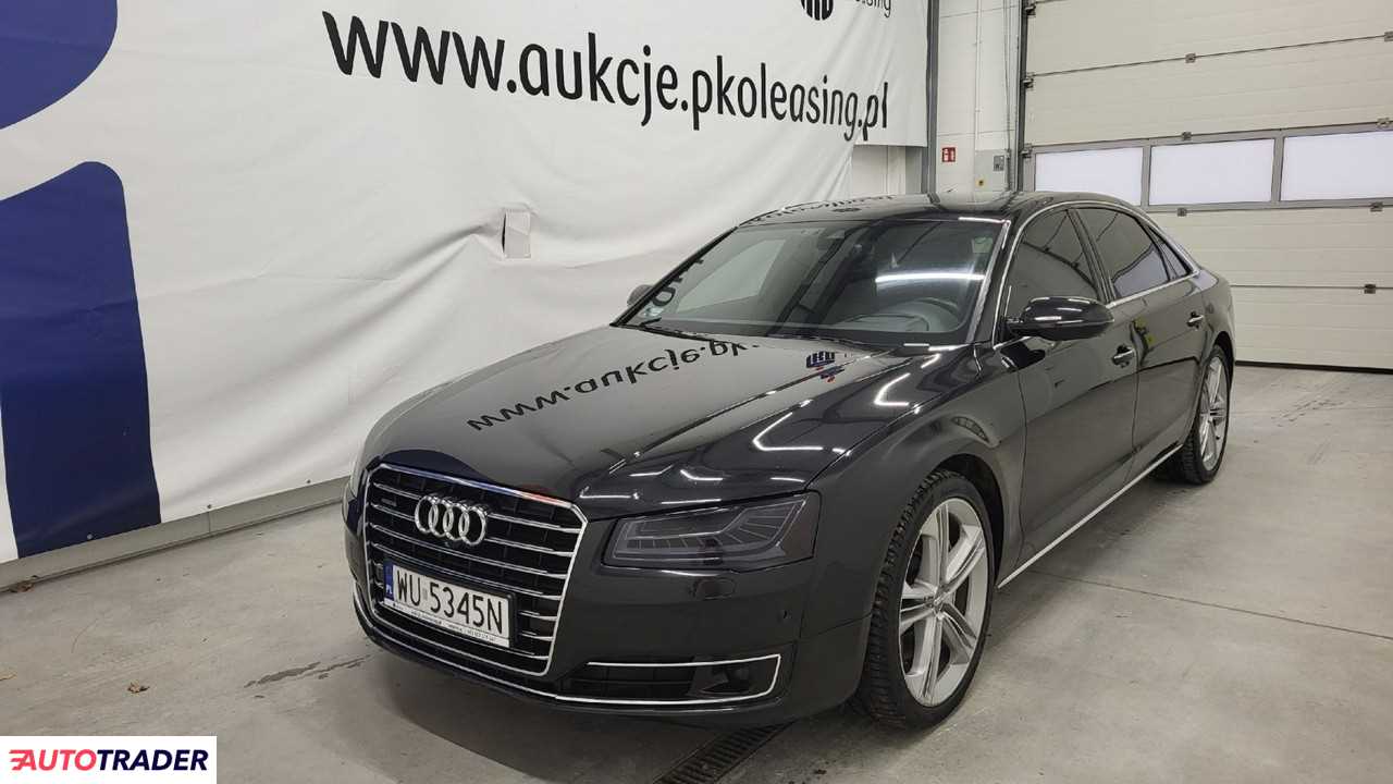 Audi A8 2015 4.0 435 KM