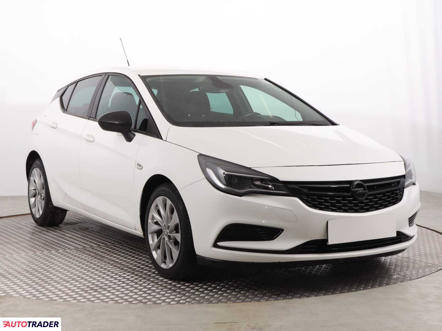 Opel Astra 1.6 108 KM 2016r. (Piaseczno)