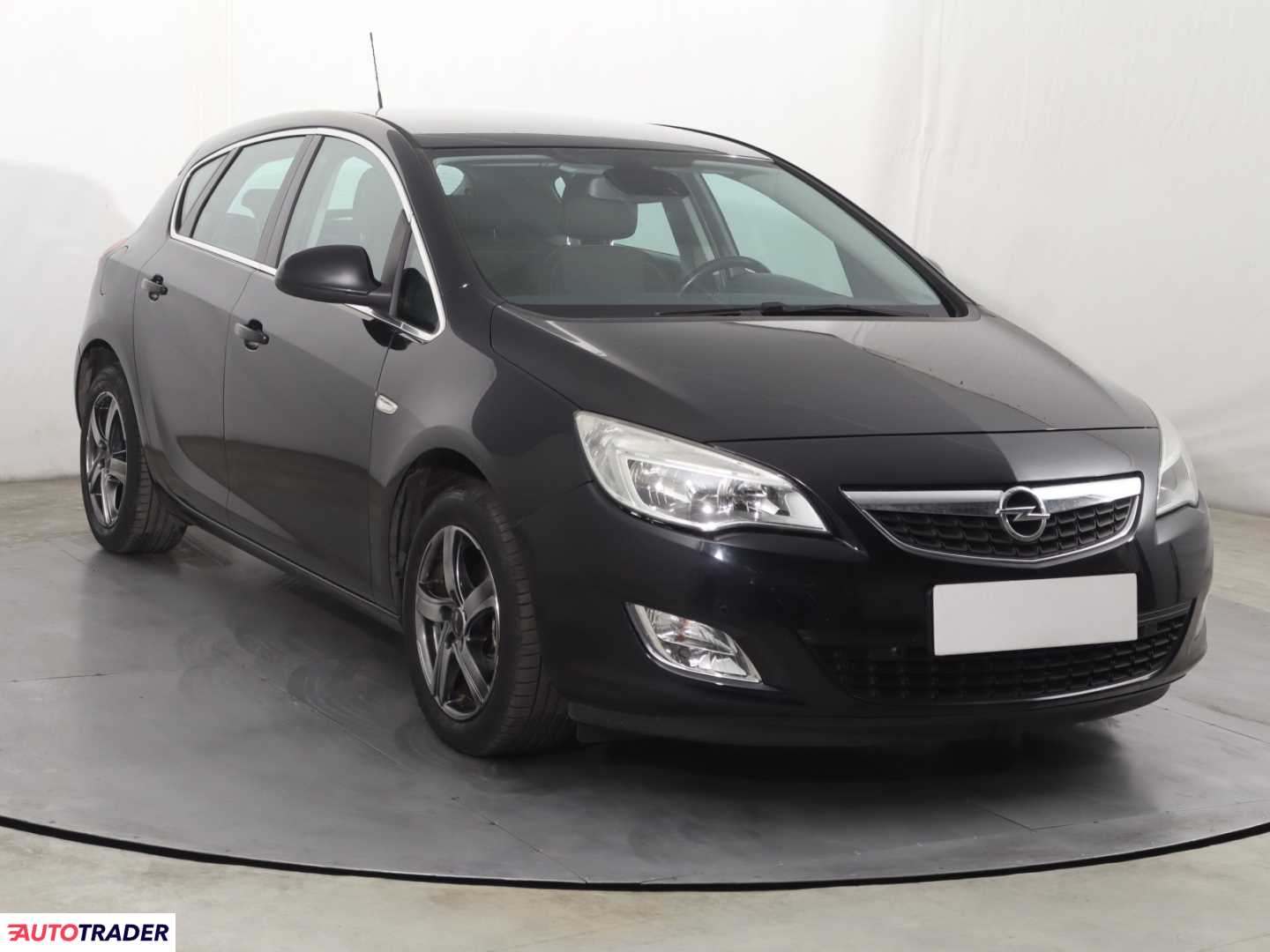 Opel Astra 2010 1.4 138 KM