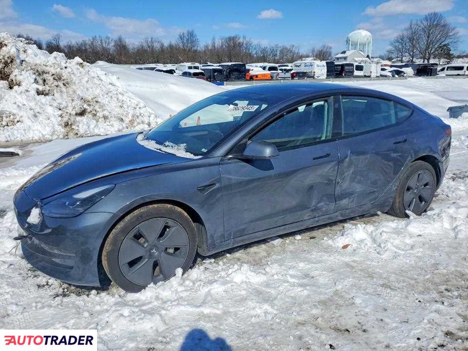 Tesla Model 3 2023
