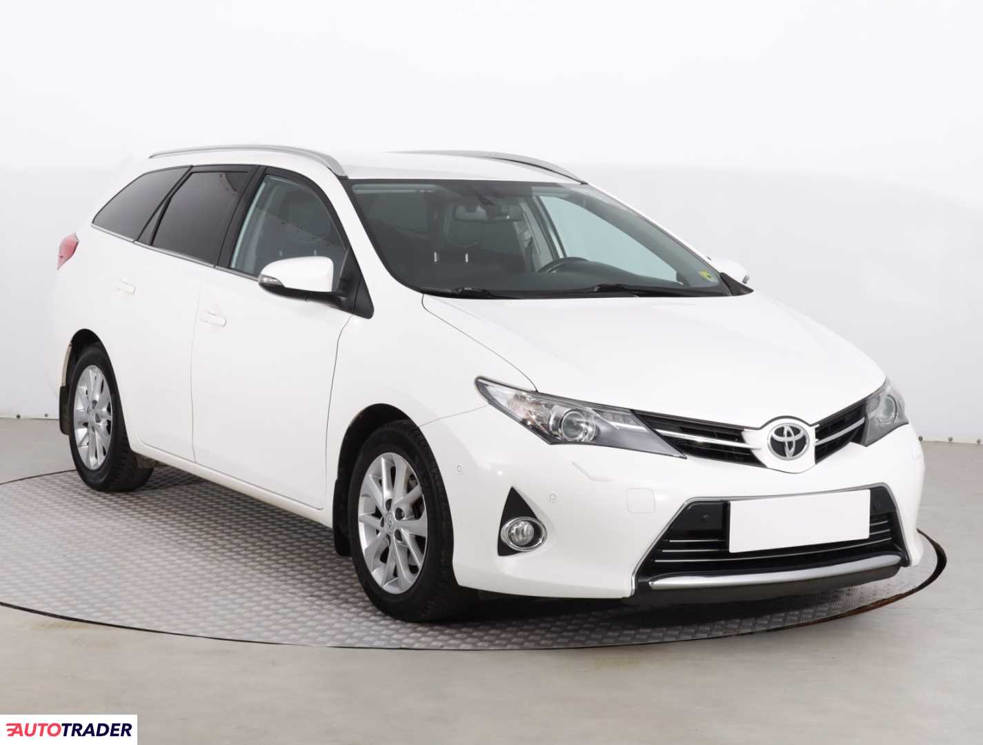 Toyota Auris 2014 1.6 130 KM Toyota Auris 2014 1.6 130 KM