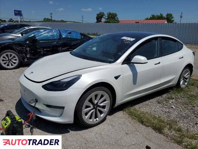 Tesla Model 3 benzyna 2023r. (LEXINGTON)