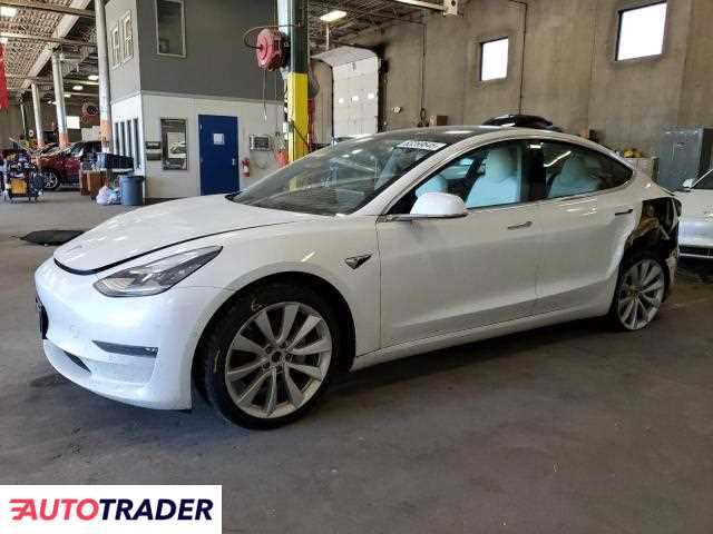 Tesla Model 3 2020