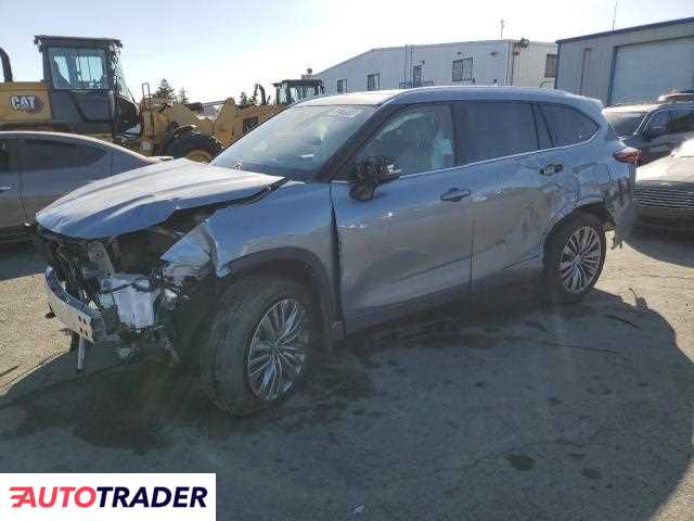 Toyota Highlander 3.0 benzyna 2022r. (VALLEJO)