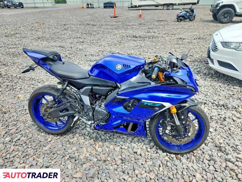 Yamaha YZF 2025