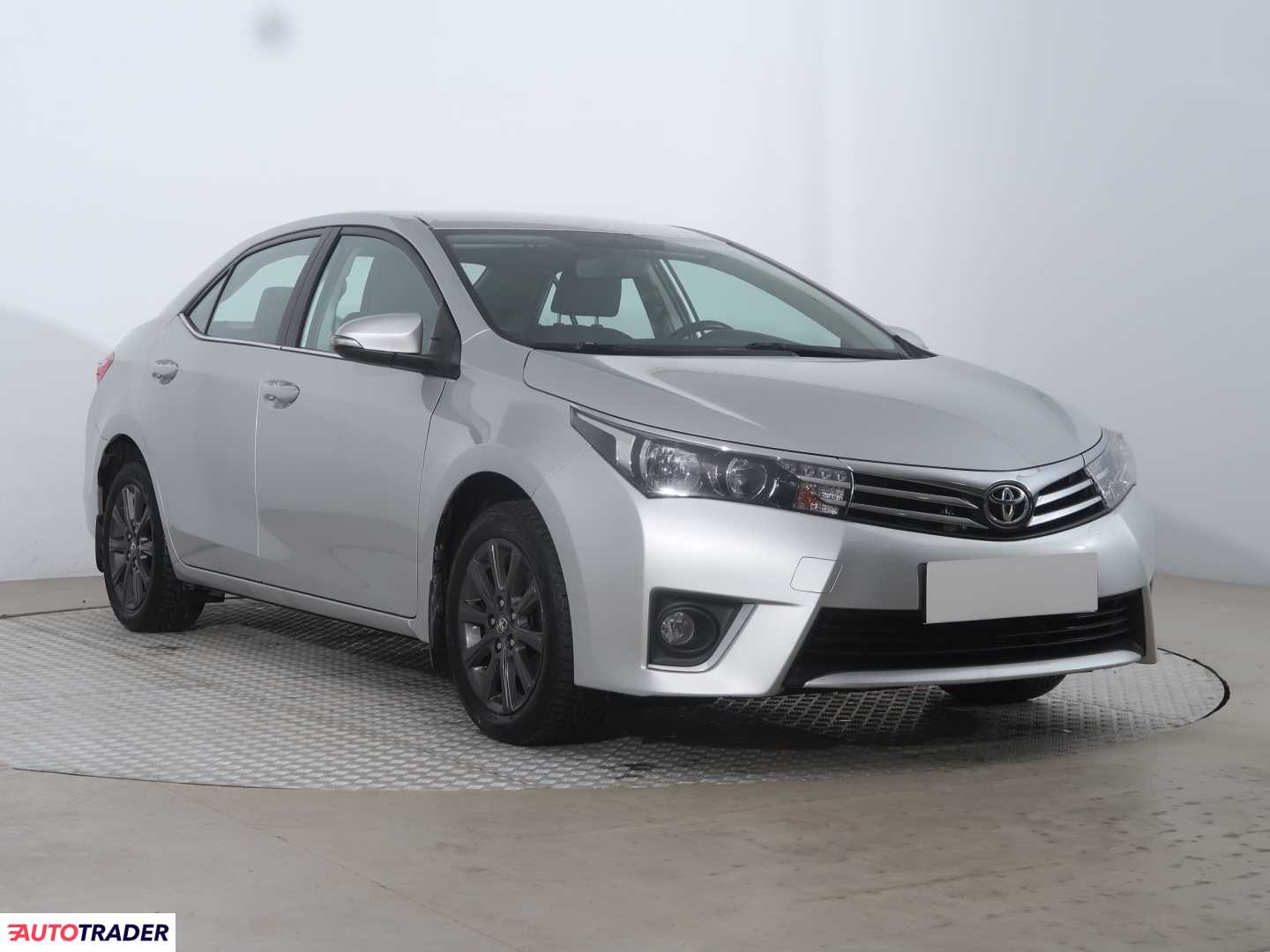 Toyota Corolla 1.6 130 KM 2015r. (Piaseczno)