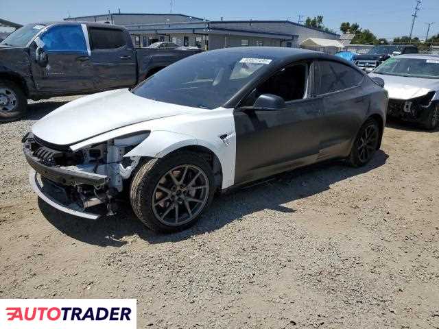 Tesla Model 3 2020