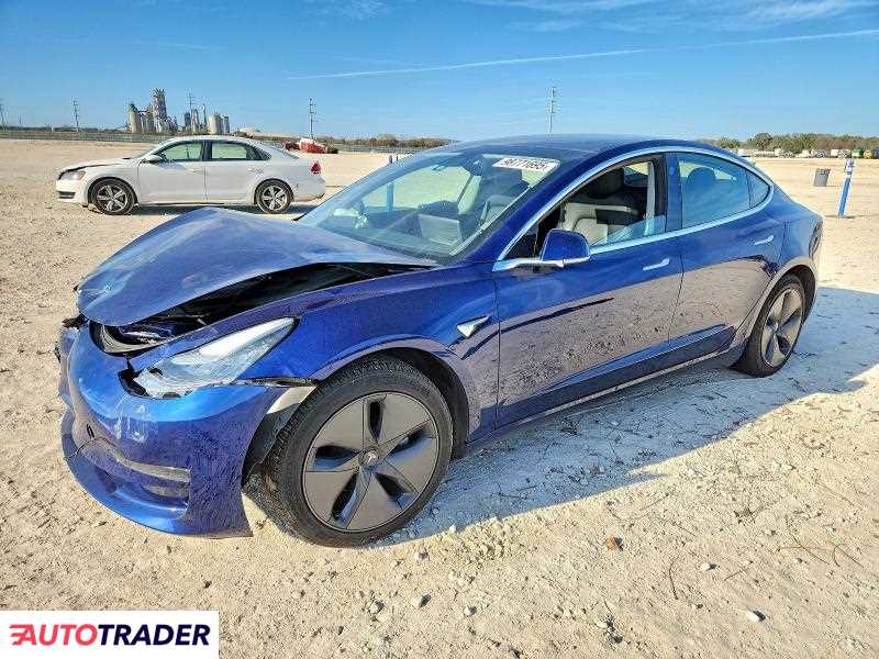 Tesla Model 3 2020