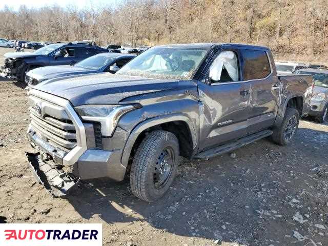 Toyota Tundra 3.0 benzyna 2023r. (MARLBORO)