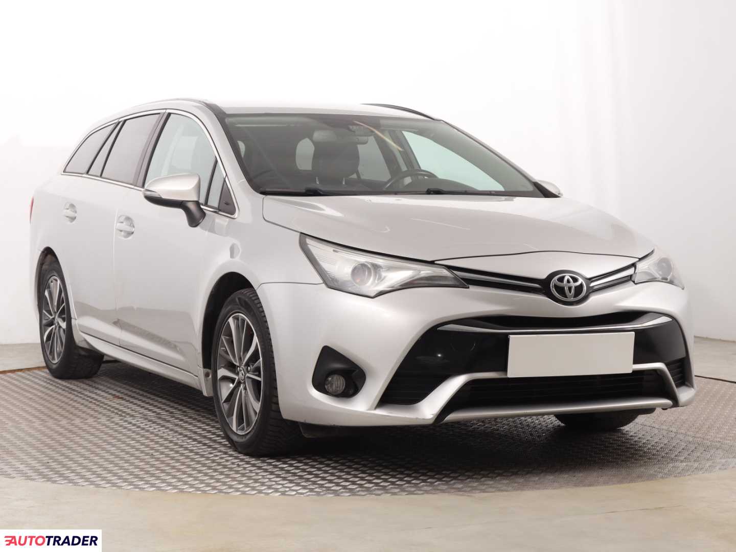 Toyota Avensis 2016 2.0 140 KM