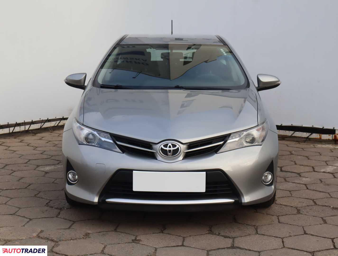 Toyota Auris 2013 1.6 130 KM
