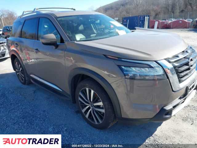 Nissan Pathfinder 3.0 benzyna 2024r. (PULASKI)