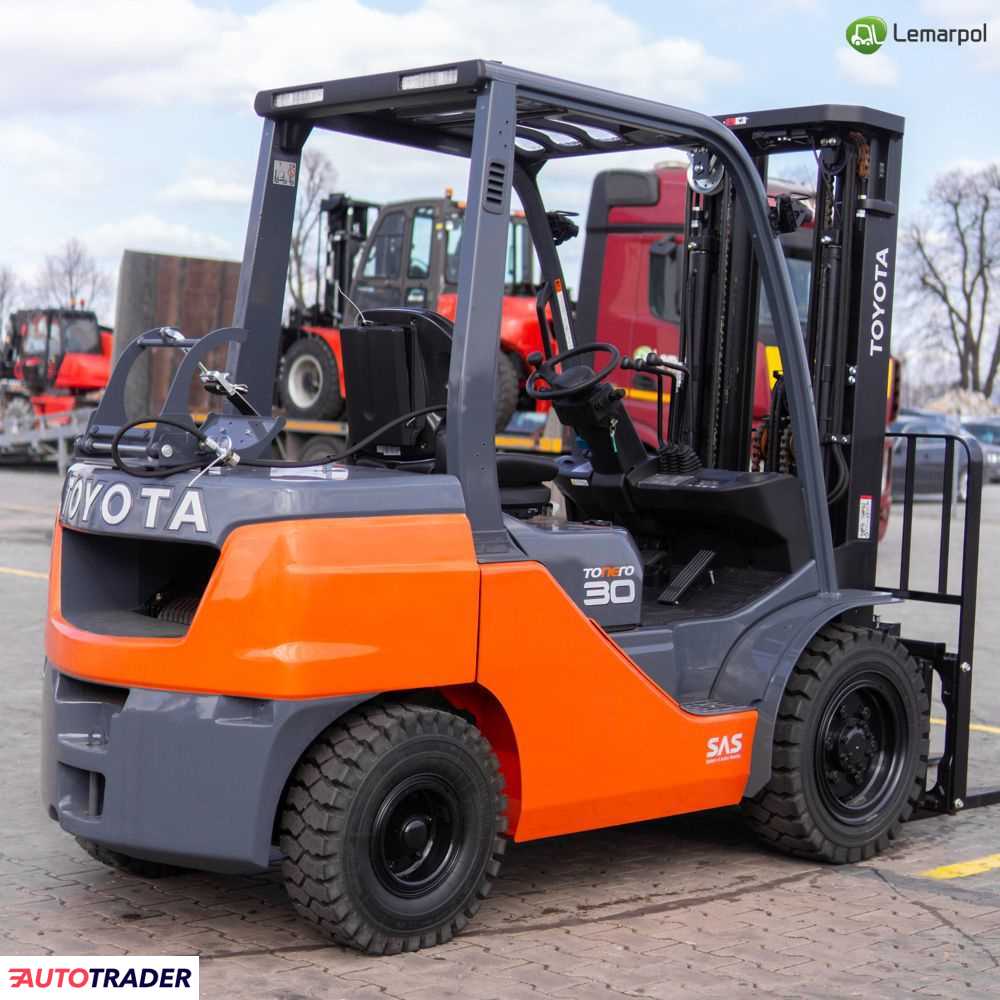 TOYOTA  02-8FGF30 2023r.