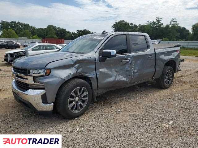 Chevrolet Silverado 2021 3