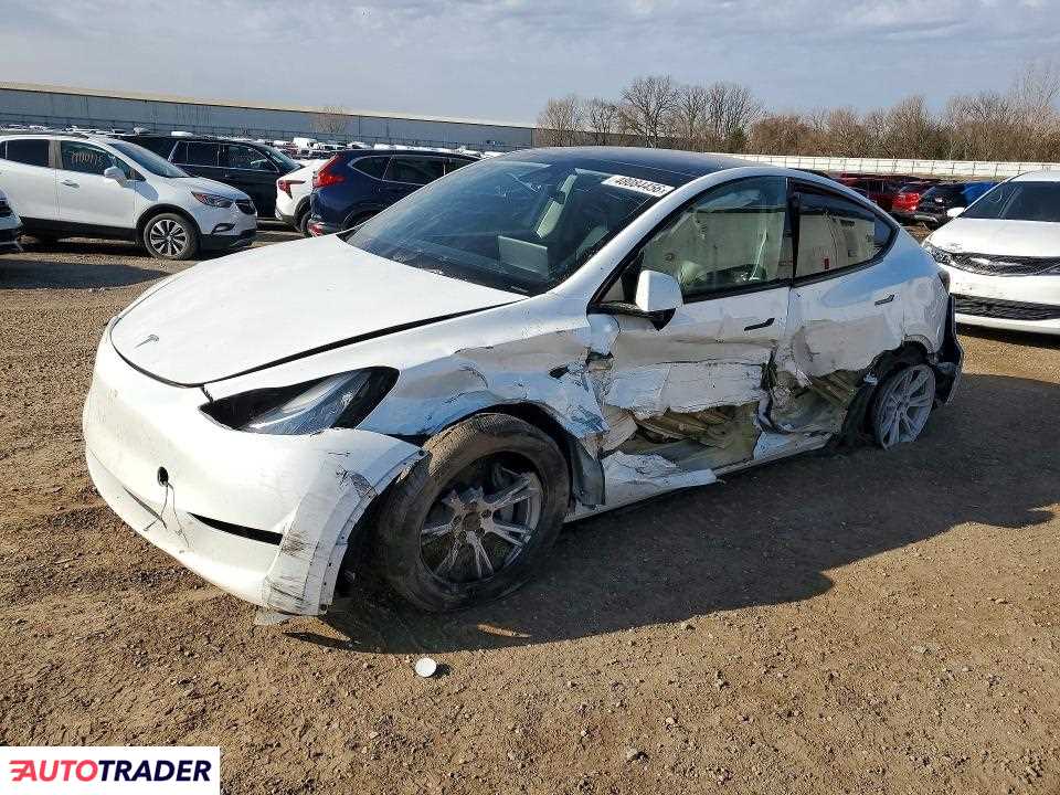 Tesla Model Y 2023