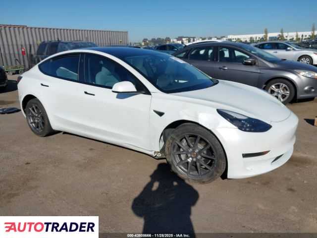 Tesla Model 3 2022