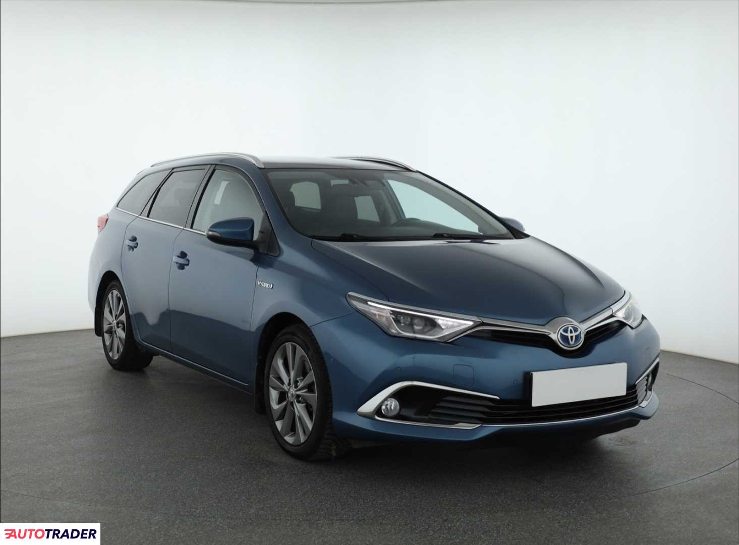 Toyota Auris 1.8 134 KM 2016r. (Piaseczno)