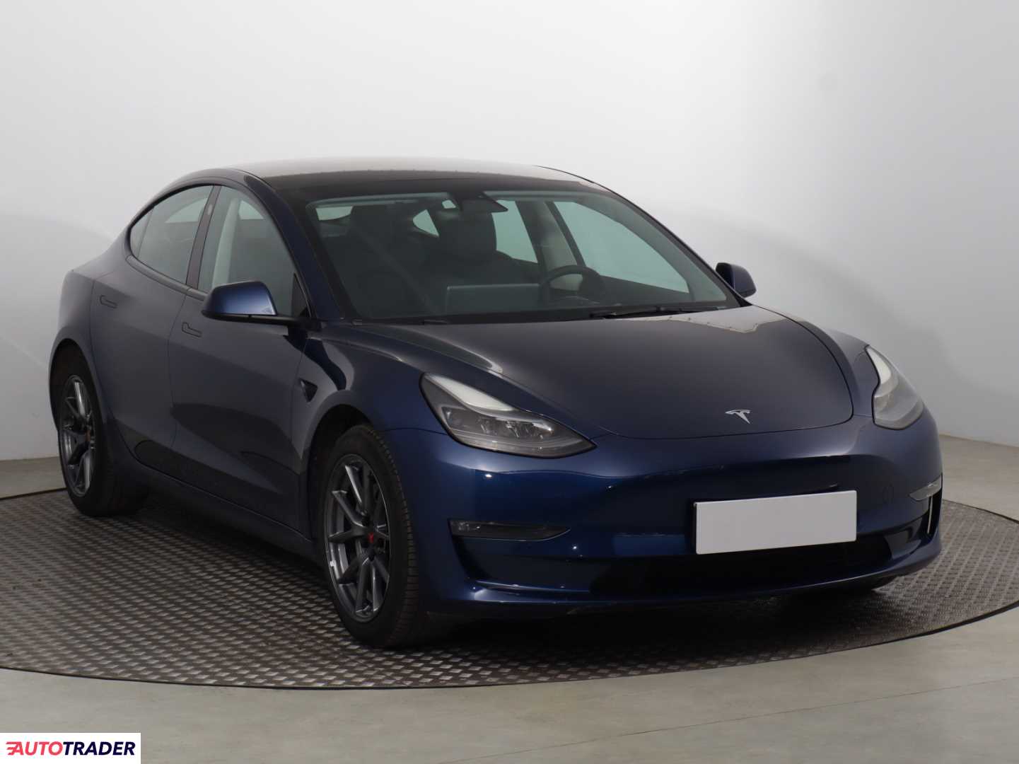 Tesla Model 3 2021 434 KM