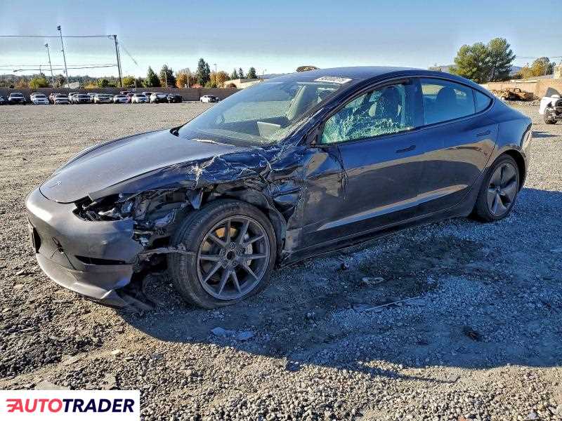 Tesla Model 3 2023
