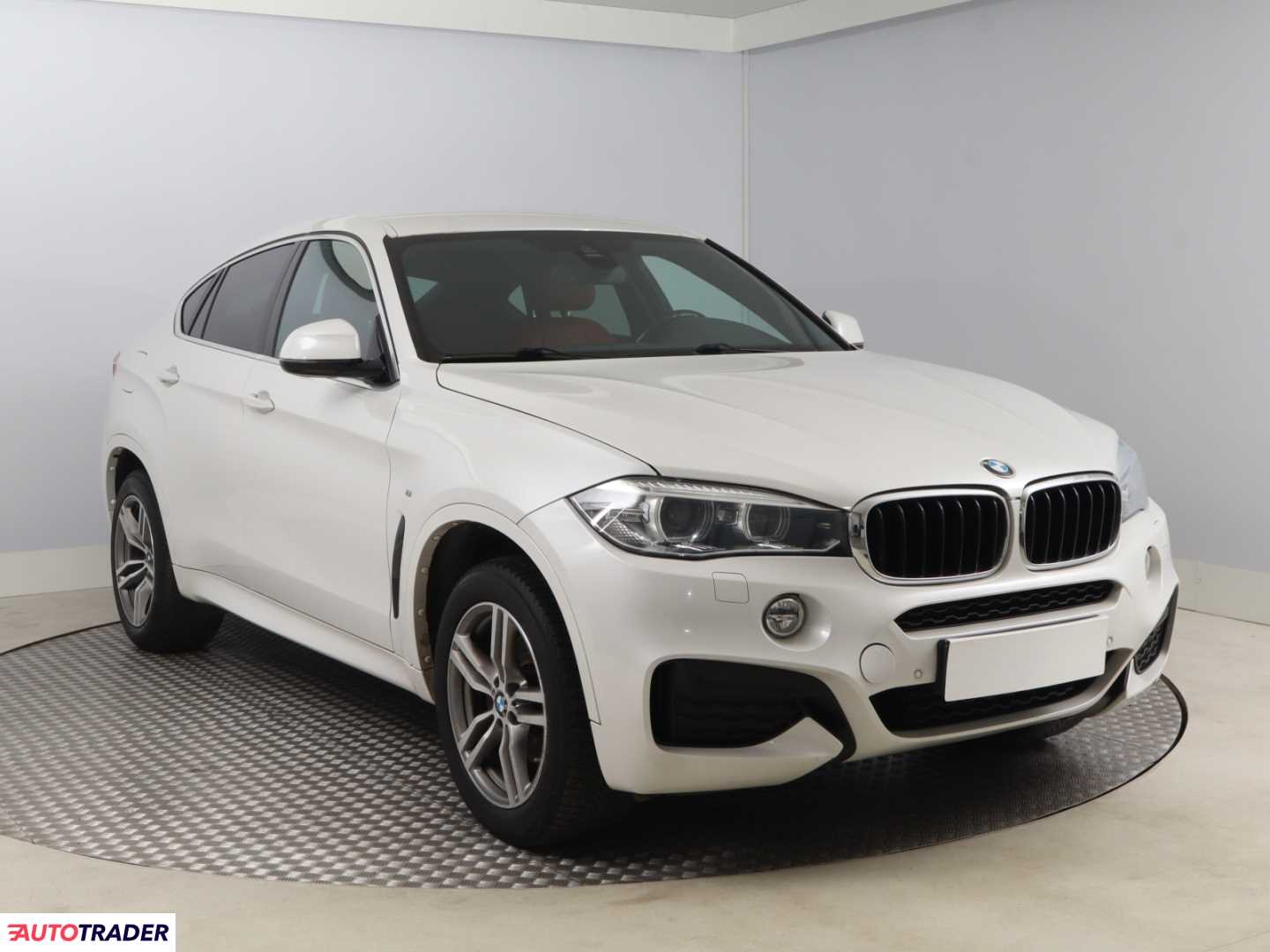 BMW X6 2016 3.0 254 KM