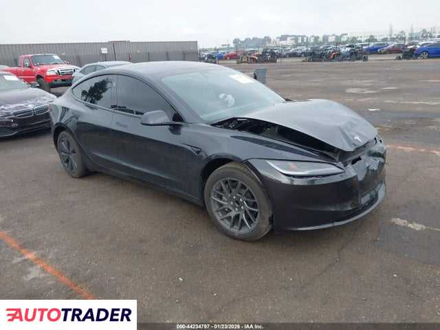 Tesla Model 3 2025