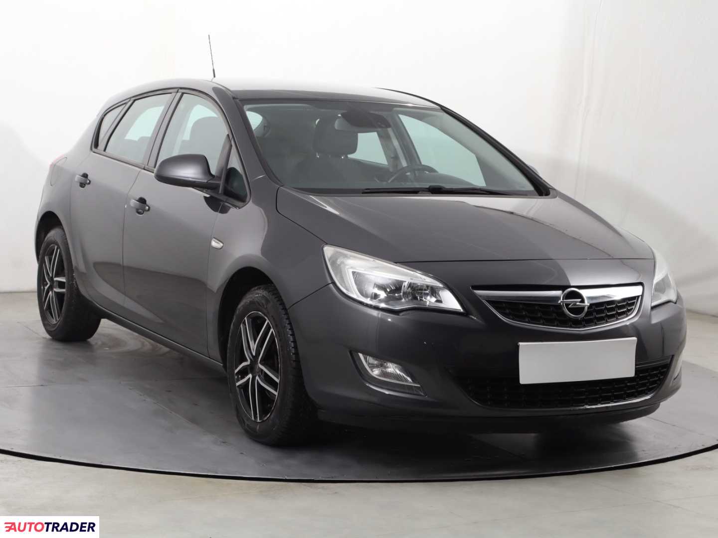 Opel Astra 2012 1.4 99 KM