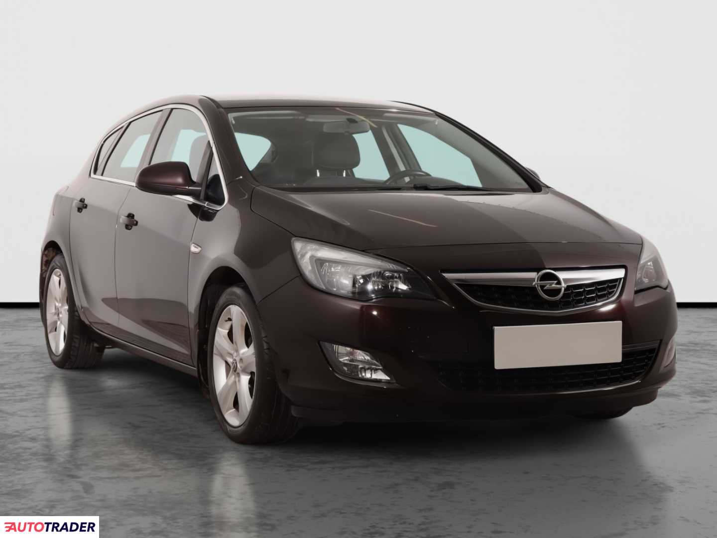 Opel Astra 2011 1.4 138 KM