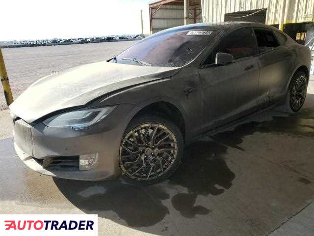 Tesla Model S 2020