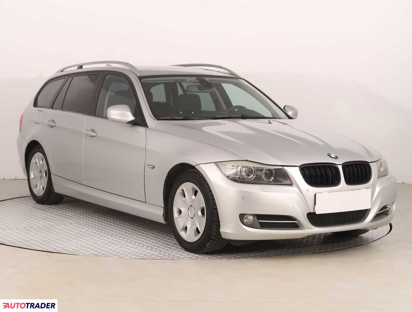 BMW 318 2009 2.0 140 KM