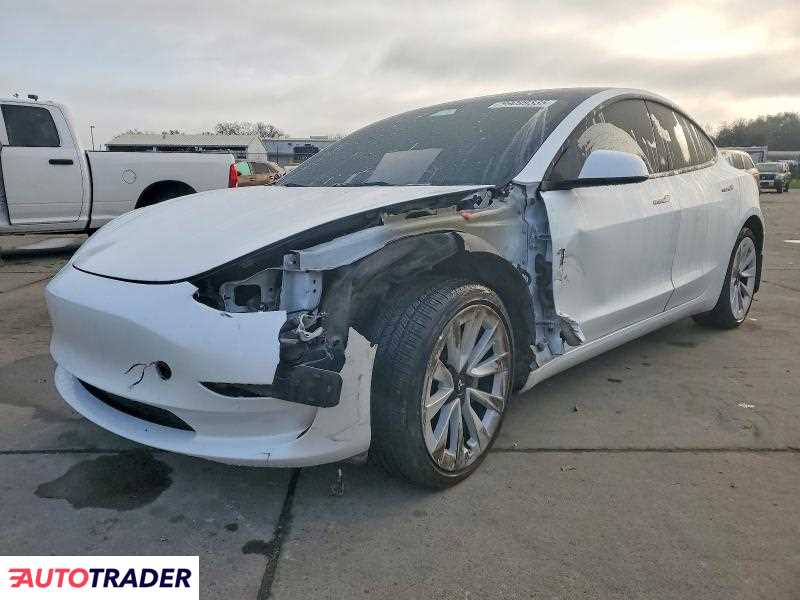Tesla Model 3 2022