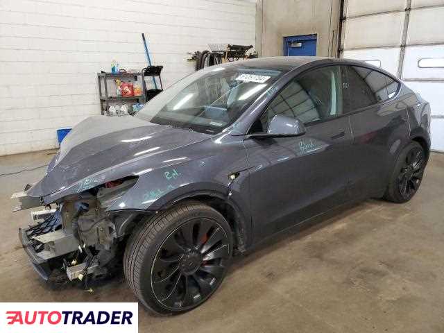 Tesla Model Y 2022