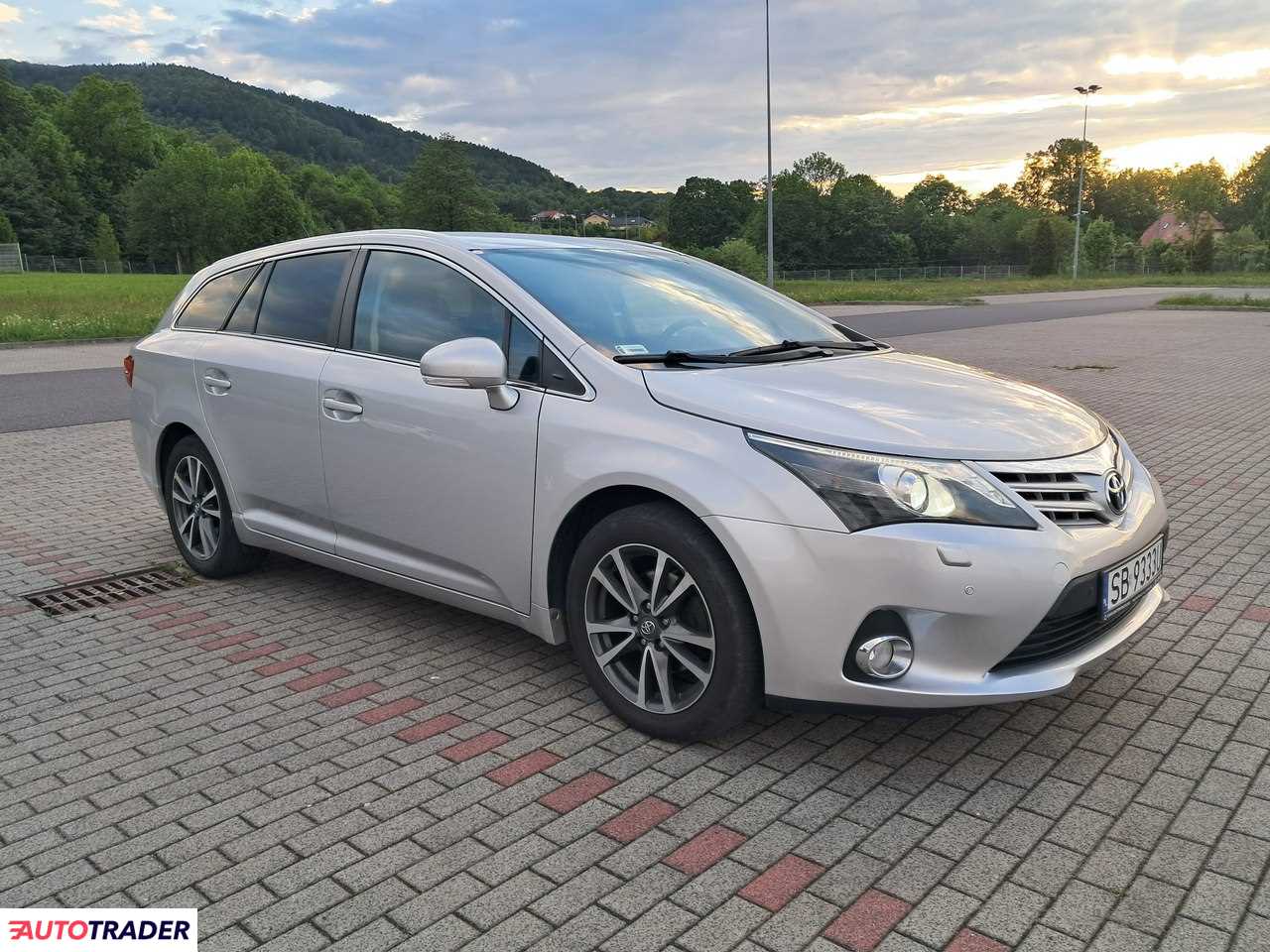 Toyota Avensis 2013 2.0 124 KM