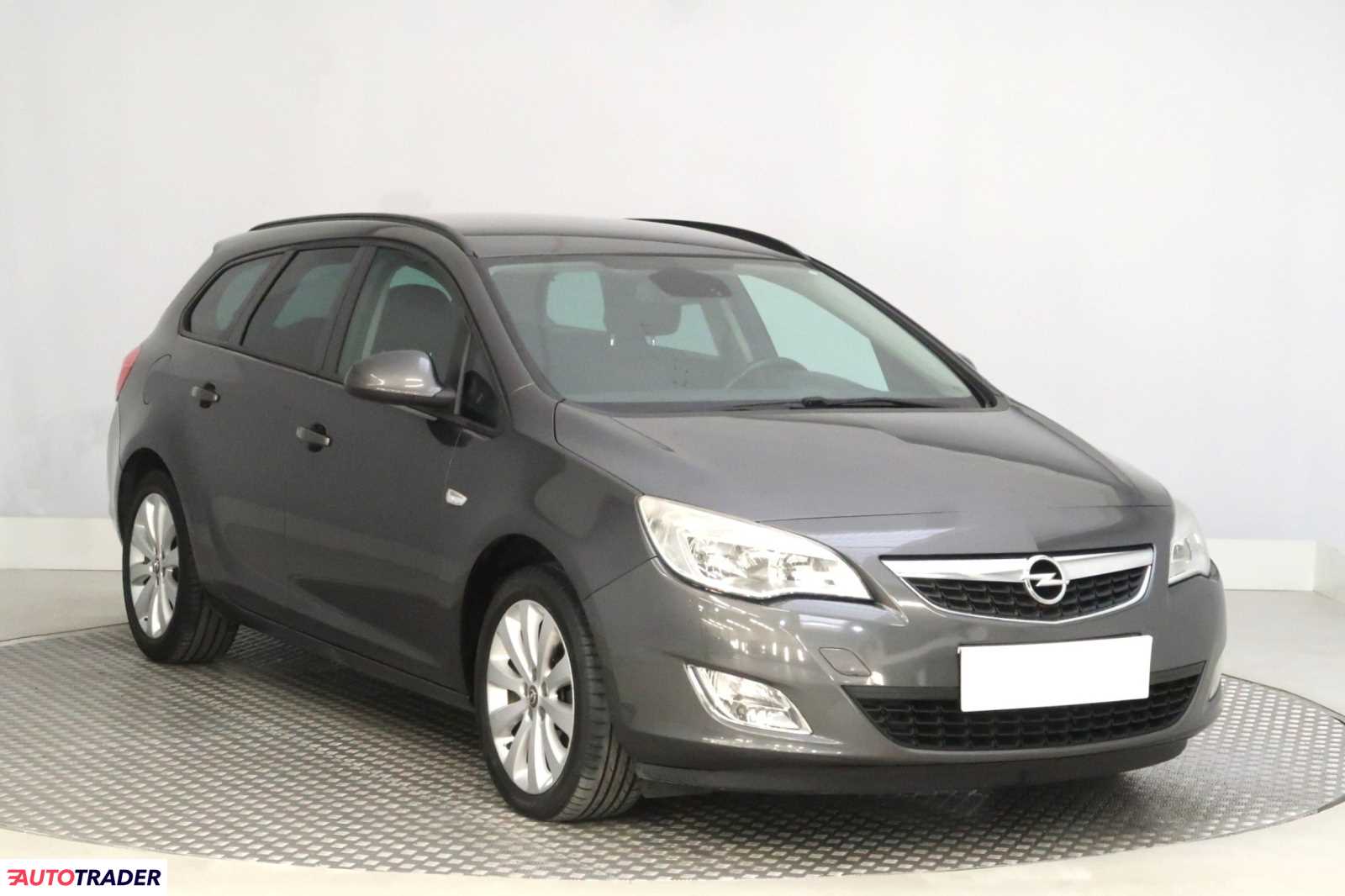 Opel Astra 2011 1.4 138 KM
