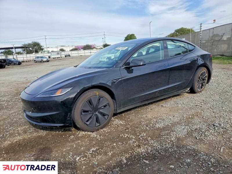 Tesla Model 3 2025