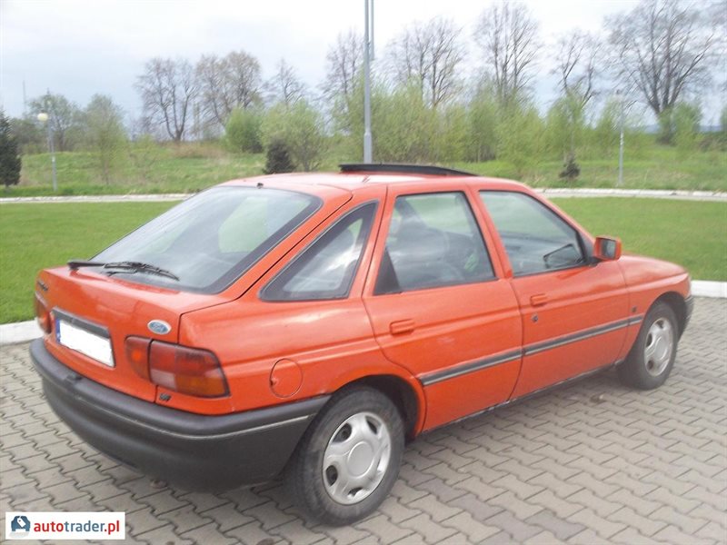 Ford Escort 1.6 benzyna 1993r. (Wałbrzych) Autotrader.pl