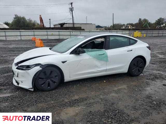 Tesla Model 3 2024