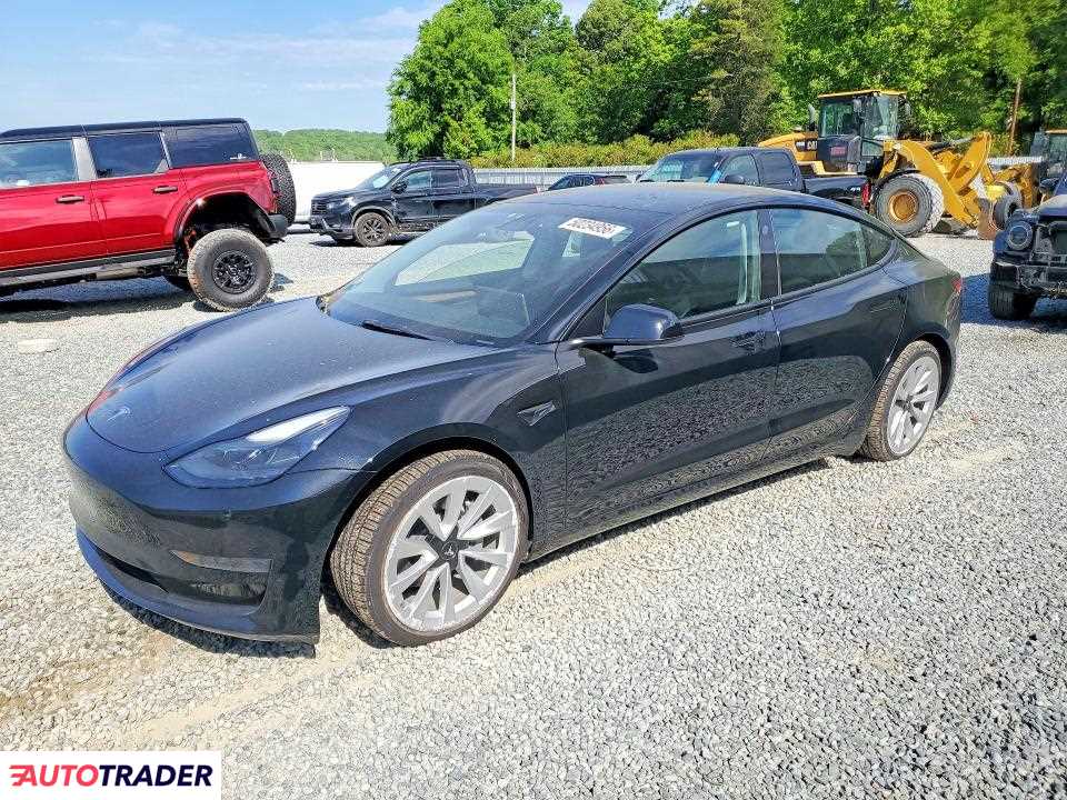 Tesla Model 3 2023