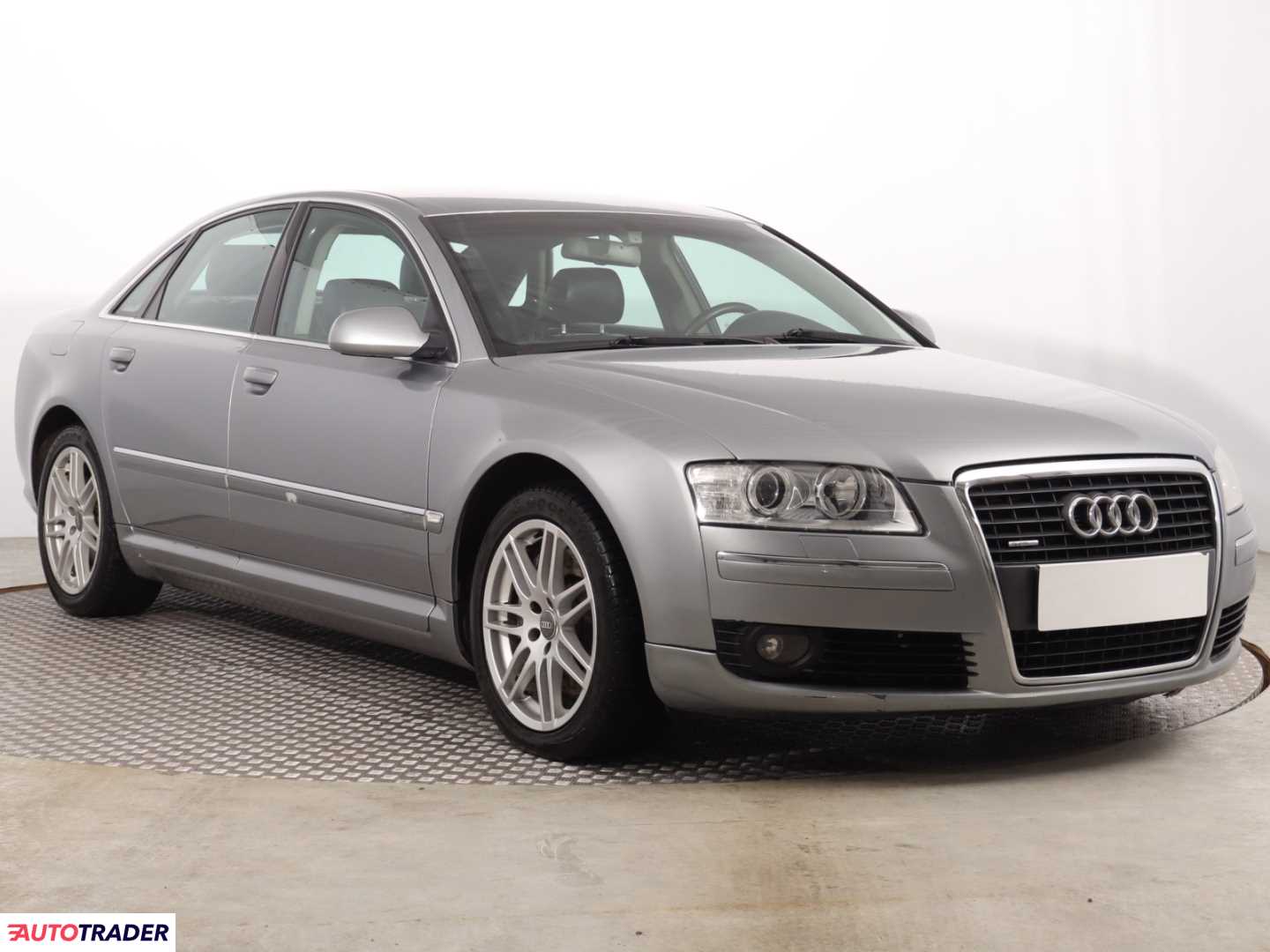 Audi A8 2006 4.1 321 KM