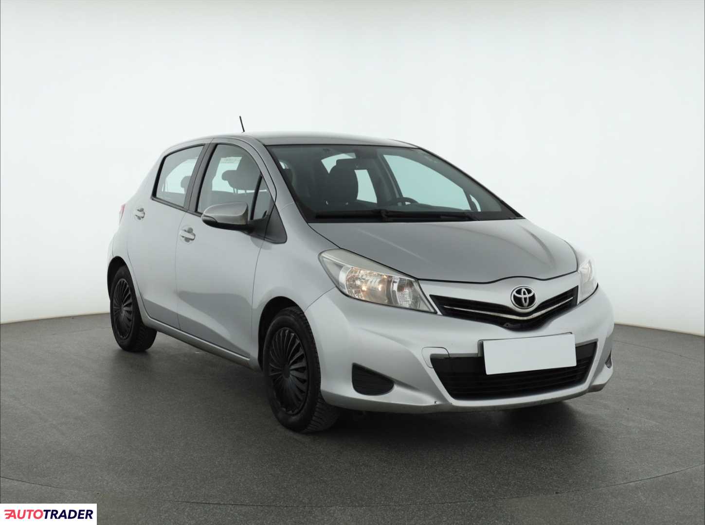 Toyota Yaris 2012 1.3 97 KM