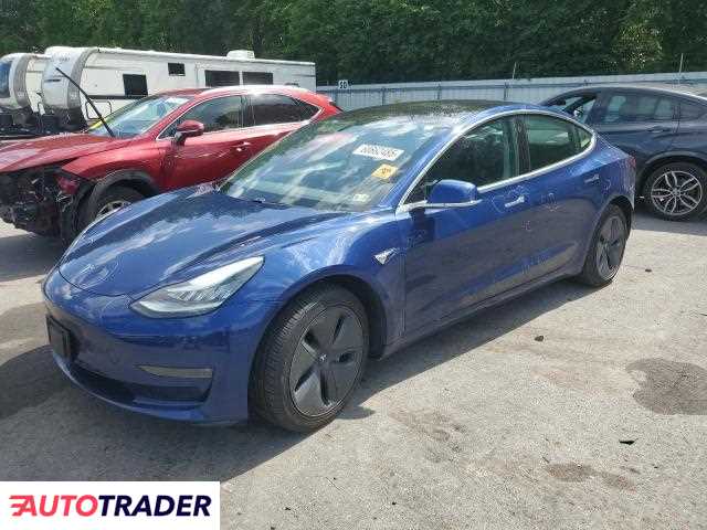 Tesla Model 3 2020